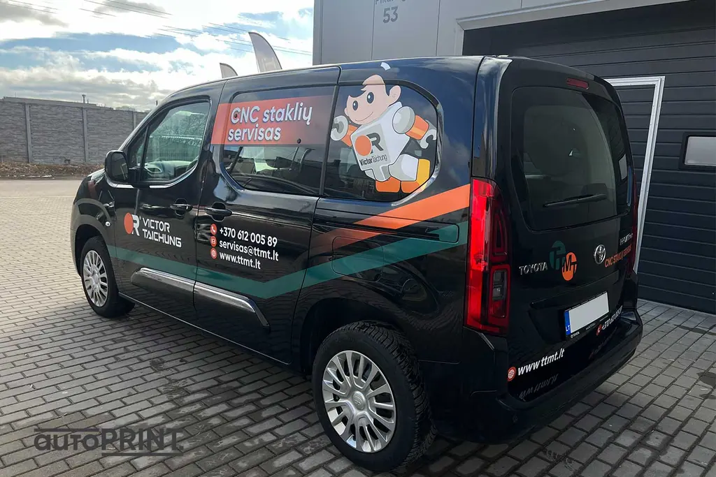 Lengvieji automobiliai – apklijavimas reklama, autoPRINT darbas